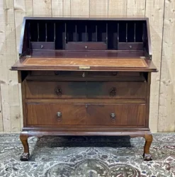 Bureau dos d'âne en anglais en acajou des années 1930