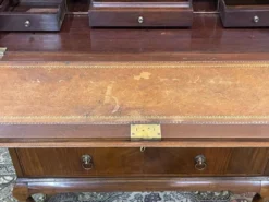 Bureau dos d'âne en anglais en acajou des années 1930