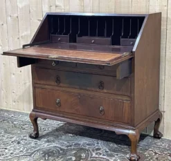Bureau dos d'âne en anglais en acajou des années 1930