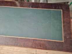 Bureau d’époque Restauration / Empire en acajou moucheté – XIXe siècle (omb