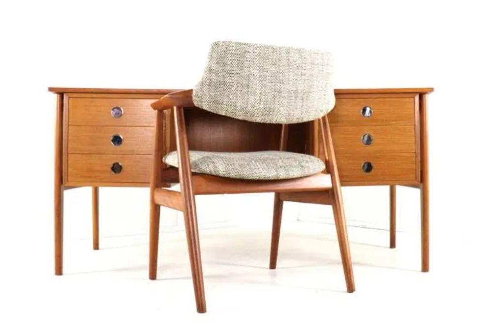 Bureau Dyrlund en teck de design danois moderne du milieu du siècle