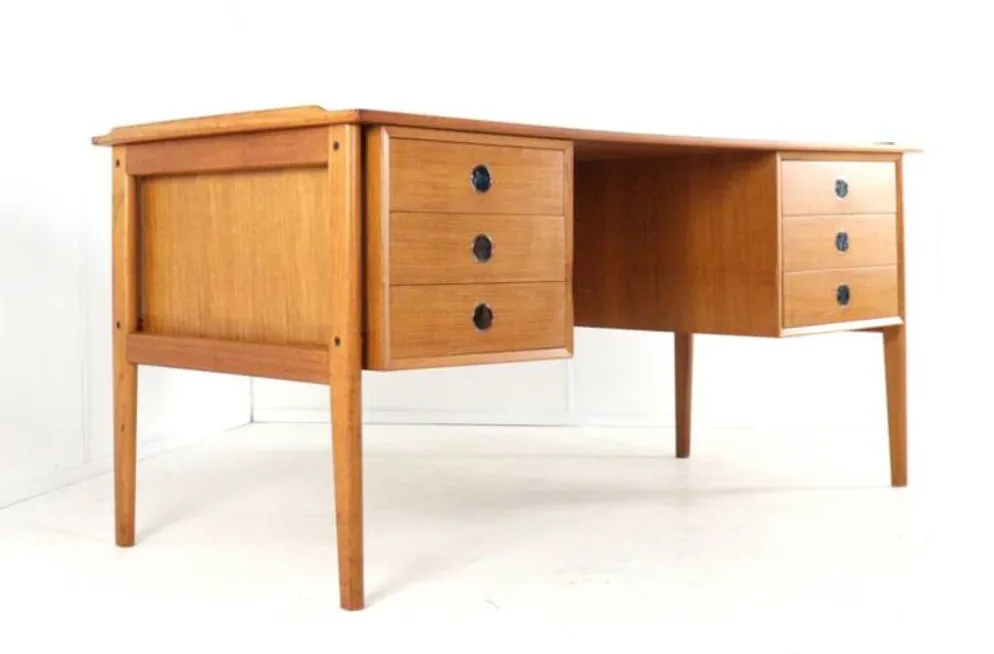 Bureau Dyrlund en teck de design danois moderne du milieu du siècle