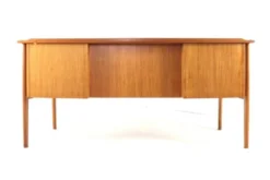Bureau Dyrlund en teck de design danois moderne du milieu du siècle