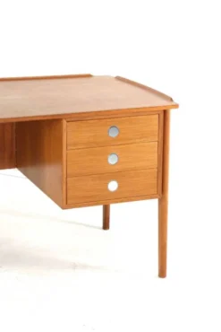 Bureau Dyrlund en teck de design danois moderne du milieu du siècle