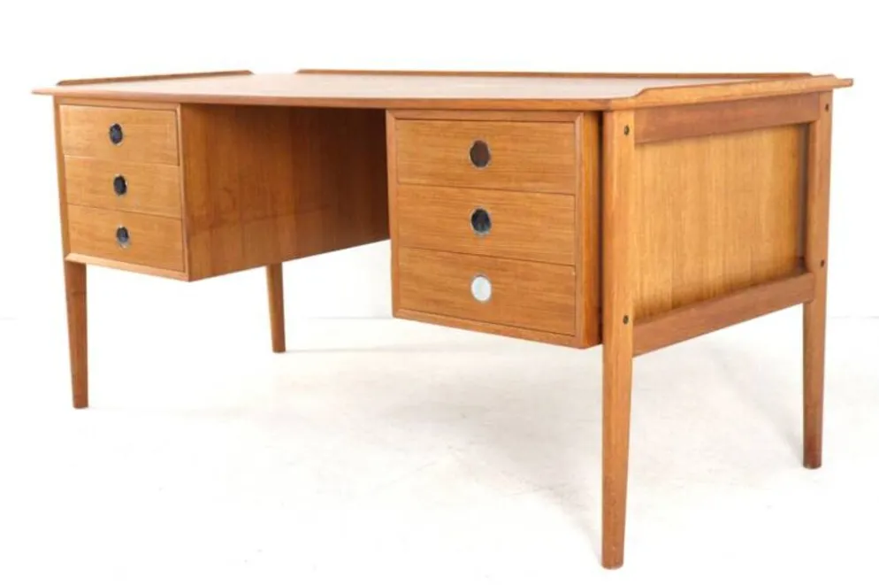 Bureau Dyrlund en teck de design danois moderne du milieu du siècle