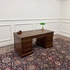 Bureau Eichholtz classique anglais