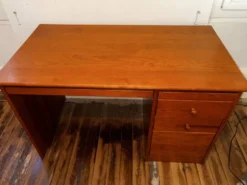 Bureau en bois