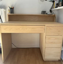 Bureau en bois de frêne