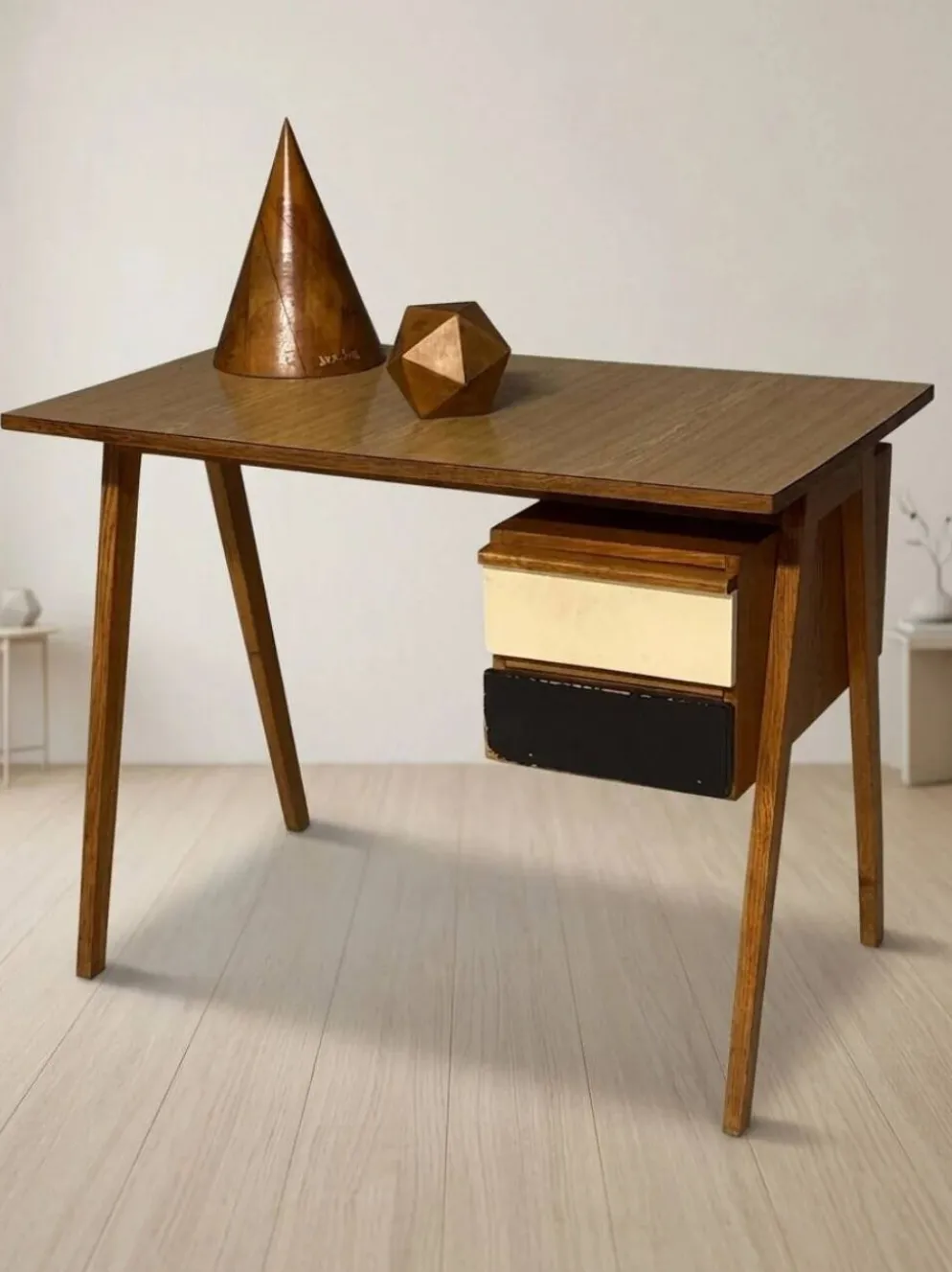 Bureau en bois de style mid-century par Robin Day, années 1950, Royaume-Uni