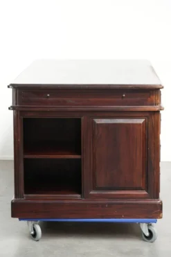 Bureau en bois du 20e siècle / bureau partenaire de style anglais avec une belle apparence.
