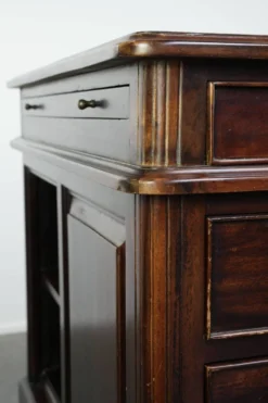 Bureau en bois du 20e siècle / bureau partenaire de style anglais avec une belle apparence.