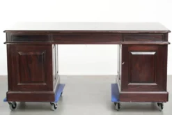 Bureau en bois du 20e siècle / bureau partenaire de style anglais avec une belle apparence.