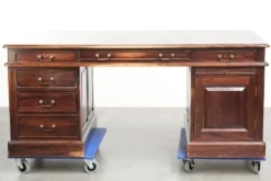 Bureau en bois du 20e siècle / bureau partenaire de style anglais avec une belle apparence.
