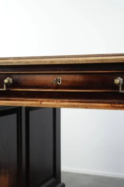 Bureau en bois du 20e siècle / bureau partenaire de style anglais avec une belle apparence.