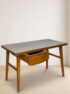 Bureau en bois du milieu du 20e siècle, 90 × 49 × 73 cm