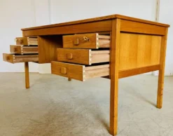 Bureau en chêne danois vintage rétro des années 60 par Domino Møbler.