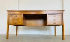 Bureau en chêne danois vintage rétro des années 60 par Domino Møbler.