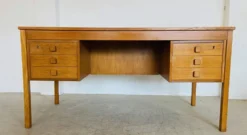 Bureau en chêne danois vintage rétro des années 60 par Domino Møbler.