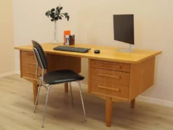 Bureau en chêne, design danois, années 1960, designer : Henning Kjærnulf