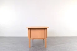 Bureau en chêne du milieu du siècle par Svend Åge Madsen pour Sigurd Hansen, années 1960.