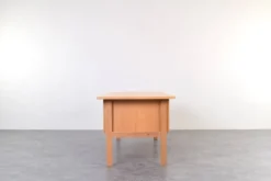 Bureau en chêne du milieu du siècle par Svend Åge Madsen pour Sigurd Hansen, années 1960.