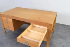 Bureau en chêne du milieu du siècle par Chr. Rasmussen pour Randers Møbelfabrik, années 1970.