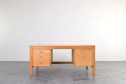 Bureau en chêne du milieu du siècle par Chr. Rasmussen pour Randers Møbelfabrik, années 1970.
