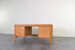 Bureau en chêne du milieu du siècle par Chr. Rasmussen pour Randers Møbelfabrik, années 1970.