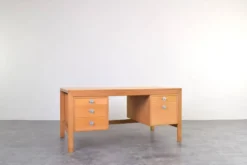 Bureau en chêne du milieu du siècle par Chr. Rasmussen pour Randers Møbelfabrik, années 1970.