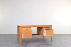 Bureau en chêne du milieu du siècle par Chr. Rasmussen pour Randers Møbelfabrik, années 1970.