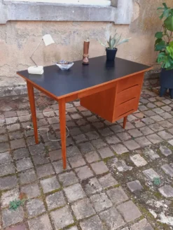 Bureau en chêne vintage année 70 Roumanie.