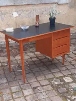 Bureau en chêne vintage année 70 Roumanie.
