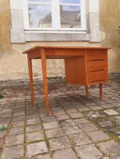 Bureau en chêne vintage année 70 Roumanie.
