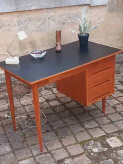 Bureau en chêne vintage année 70 Roumanie.