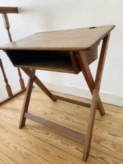 Bureau enfant ancien pliant années 50/60 – bois massif, plateau incliné