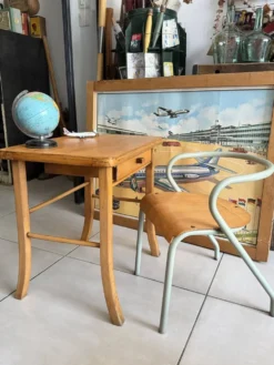 Bureau enfant Baumann en bois et chaise Hitier vintage