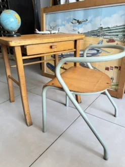 Bureau enfant Baumann en bois et chaise Hitier vintage