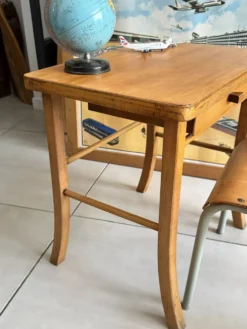 Bureau enfant Baumann en bois et chaise Hitier vintage