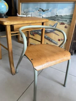 Bureau enfant Baumann en bois et chaise Hitier vintage