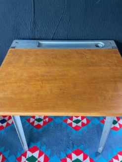 Bureau enfant moderniste