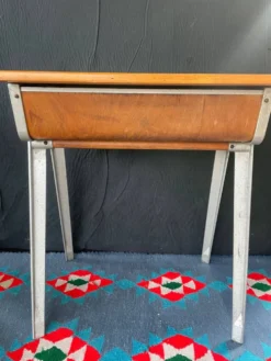 Bureau enfant moderniste