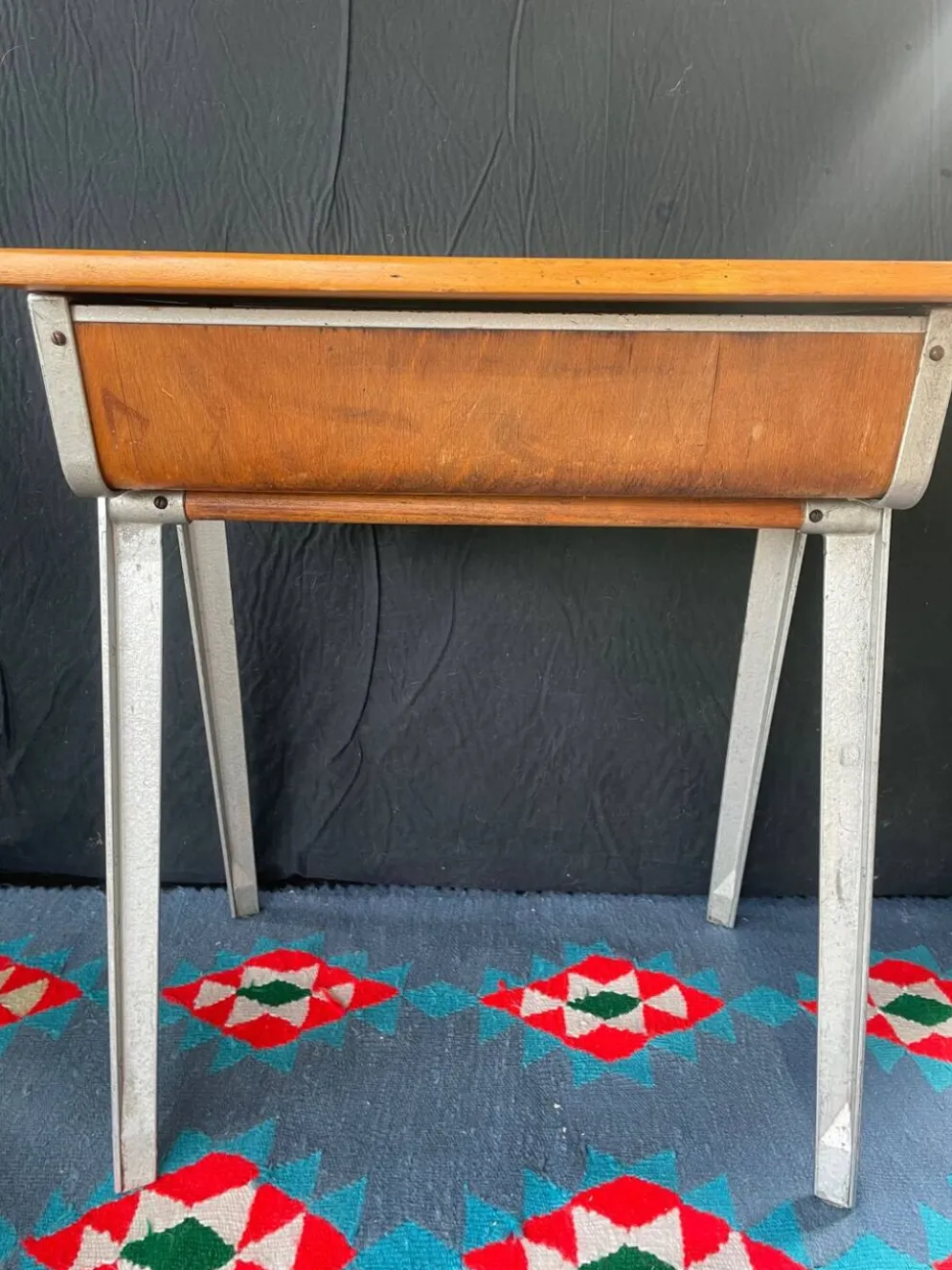 Bureau enfant moderniste