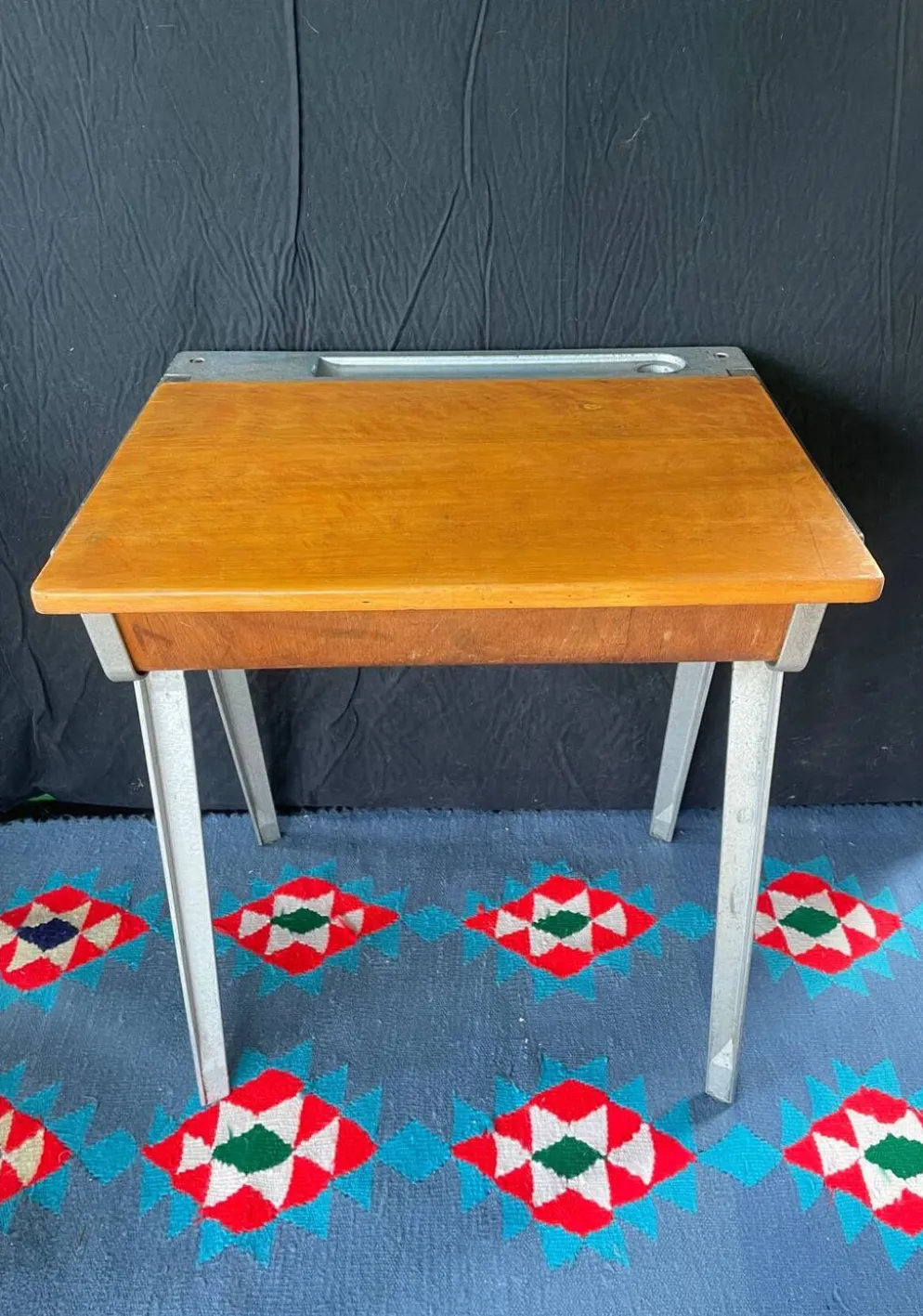 Bureau enfant moderniste