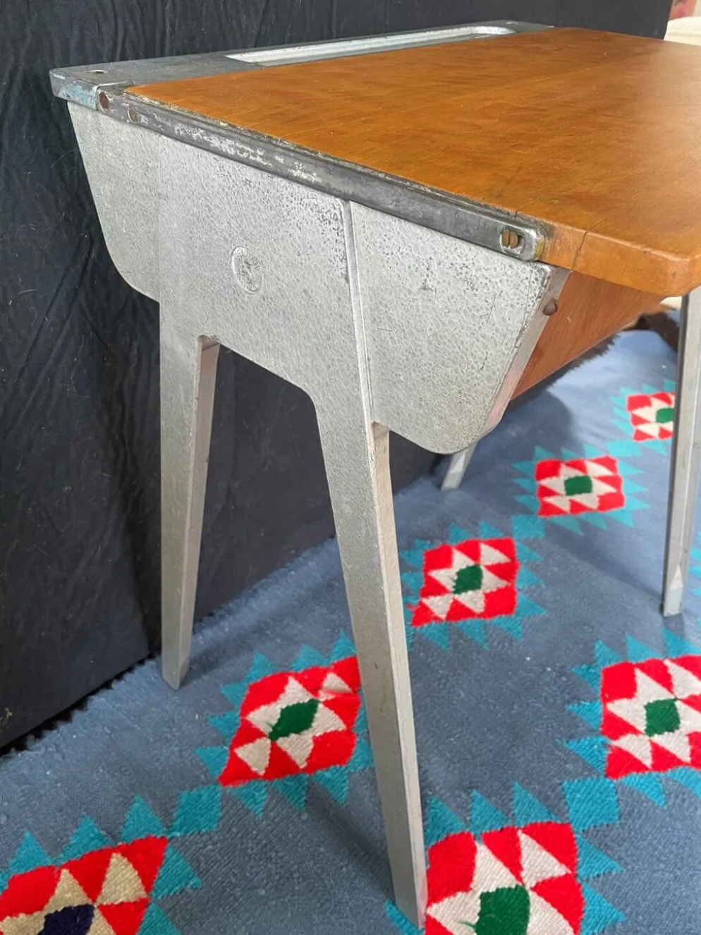 Bureau enfant moderniste