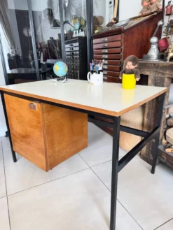 Bureau enfant moderniste vintage