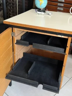 Bureau enfant moderniste vintage