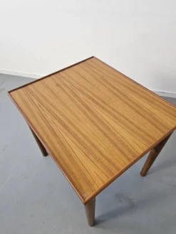 Bureau enfant ou table de jeu scandinave en teck années 70