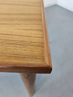 Bureau enfant ou table de jeu scandinave en teck années 70