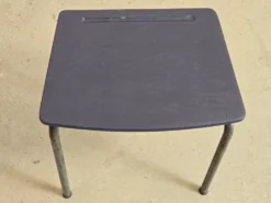 Bureau Enfant plateau repeint bleu