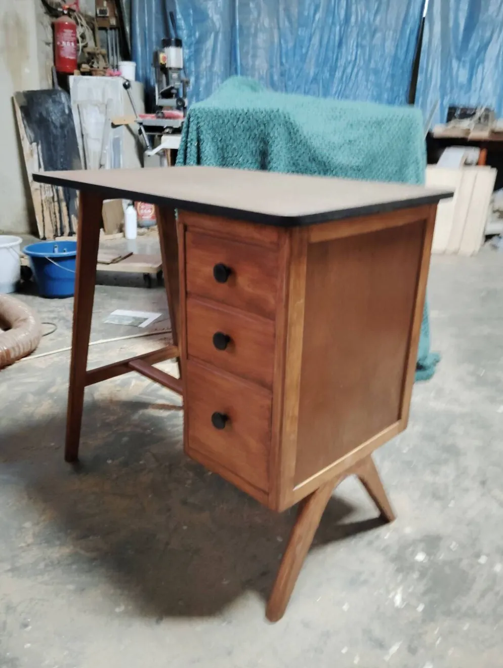 Bureau enfant 50's inspiration scandinave